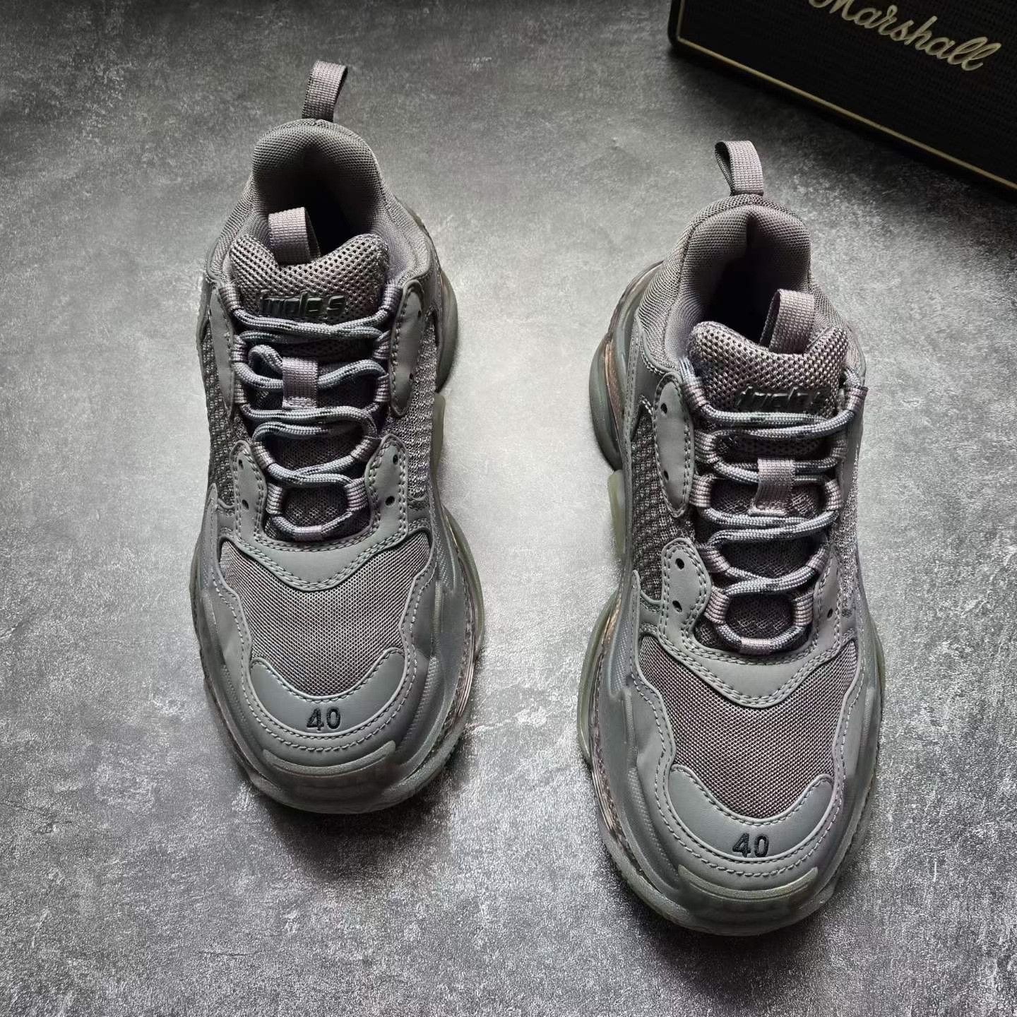 Balenciaga Balenciaga Gray Lowtop Sneakers S Men Size US 10 / EU 43 - 2 Thumbnail