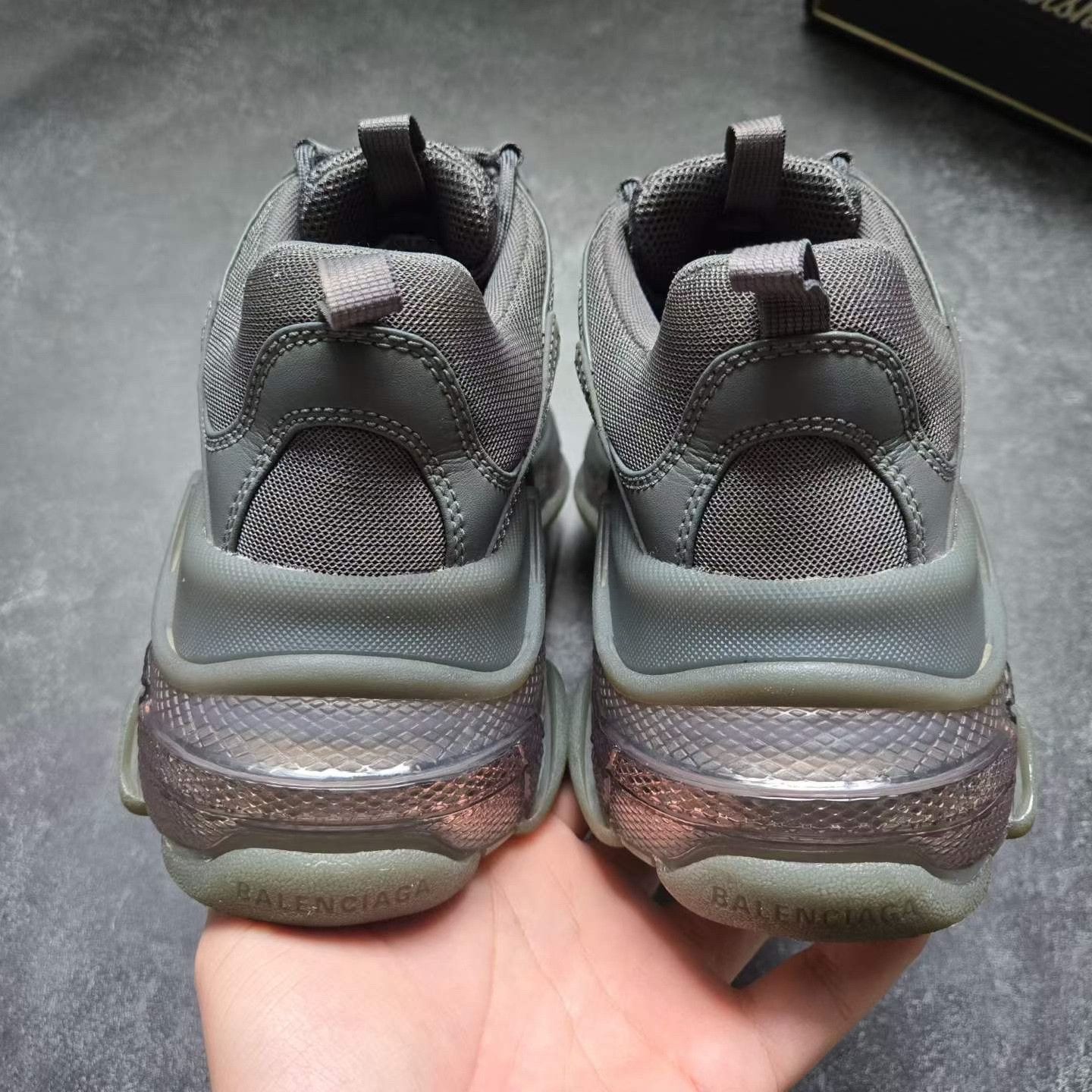 Balenciaga Balenciaga Gray Lowtop Sneakers S Men Size US 10 / EU 43 - 3 Thumbnail