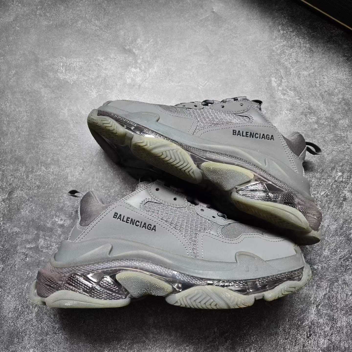 Balenciaga Balenciaga Gray Lowtop Sneakers S Men Size US 10 / EU 43 - 8 Thumbnail