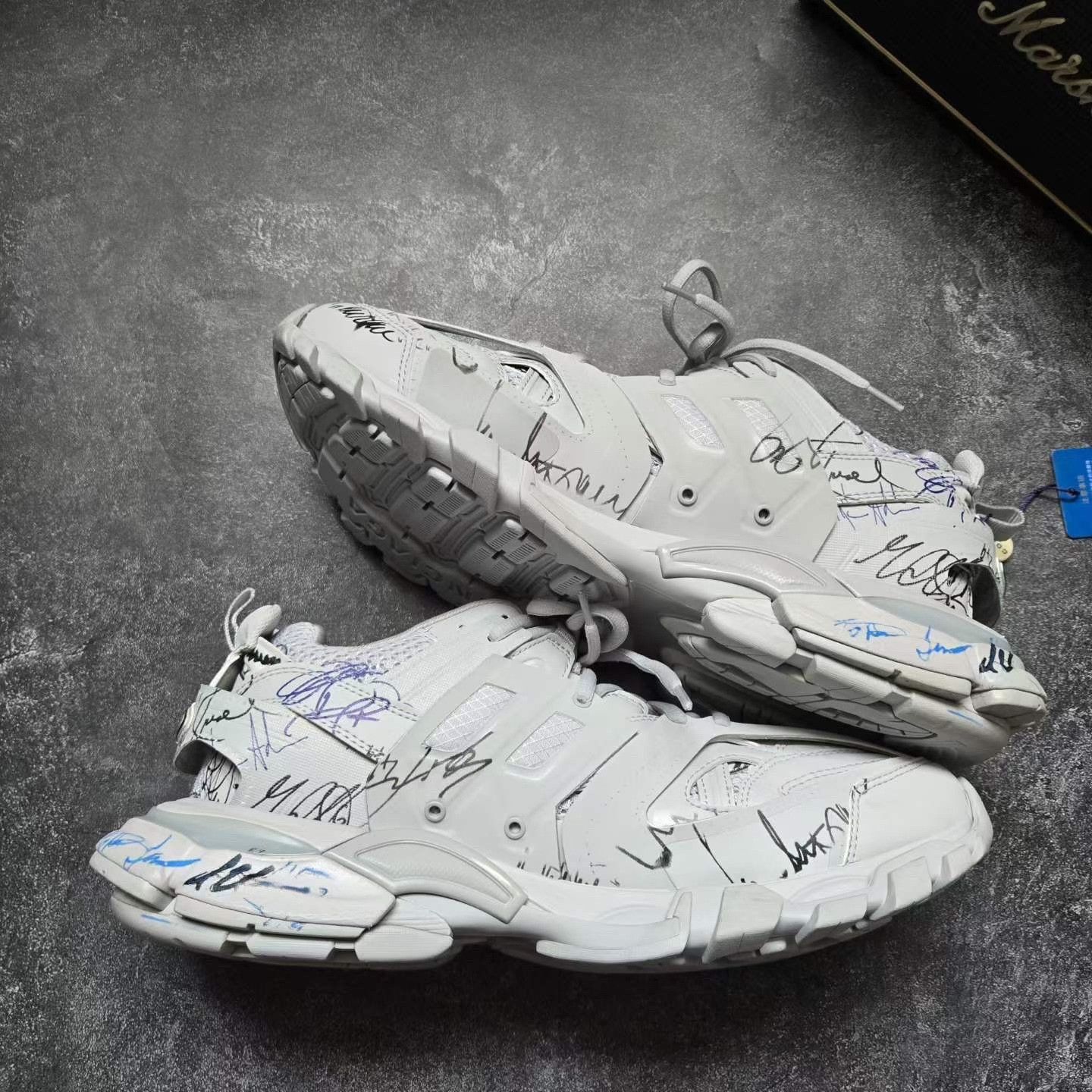 Balenciaga Balenciaga Graphic White Lowtop Sneakers 42 Men Size US 9 / EU 42 - 9 Thumbnail