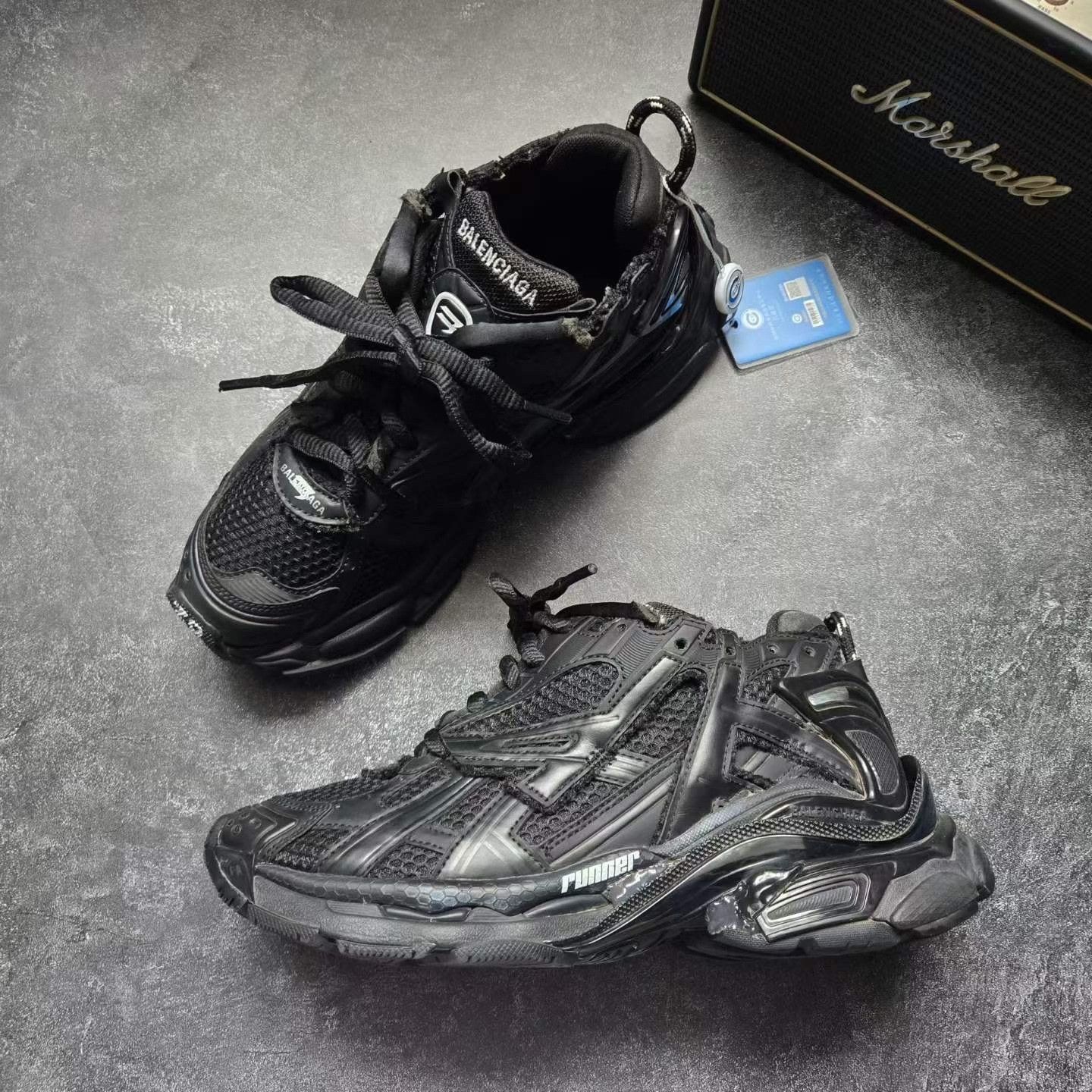 Balenciaga Balenciaga Running Gold Lowtop Sneakers 38 Women Size US 7.5 / IT 37.5 - 4 Thumbnail