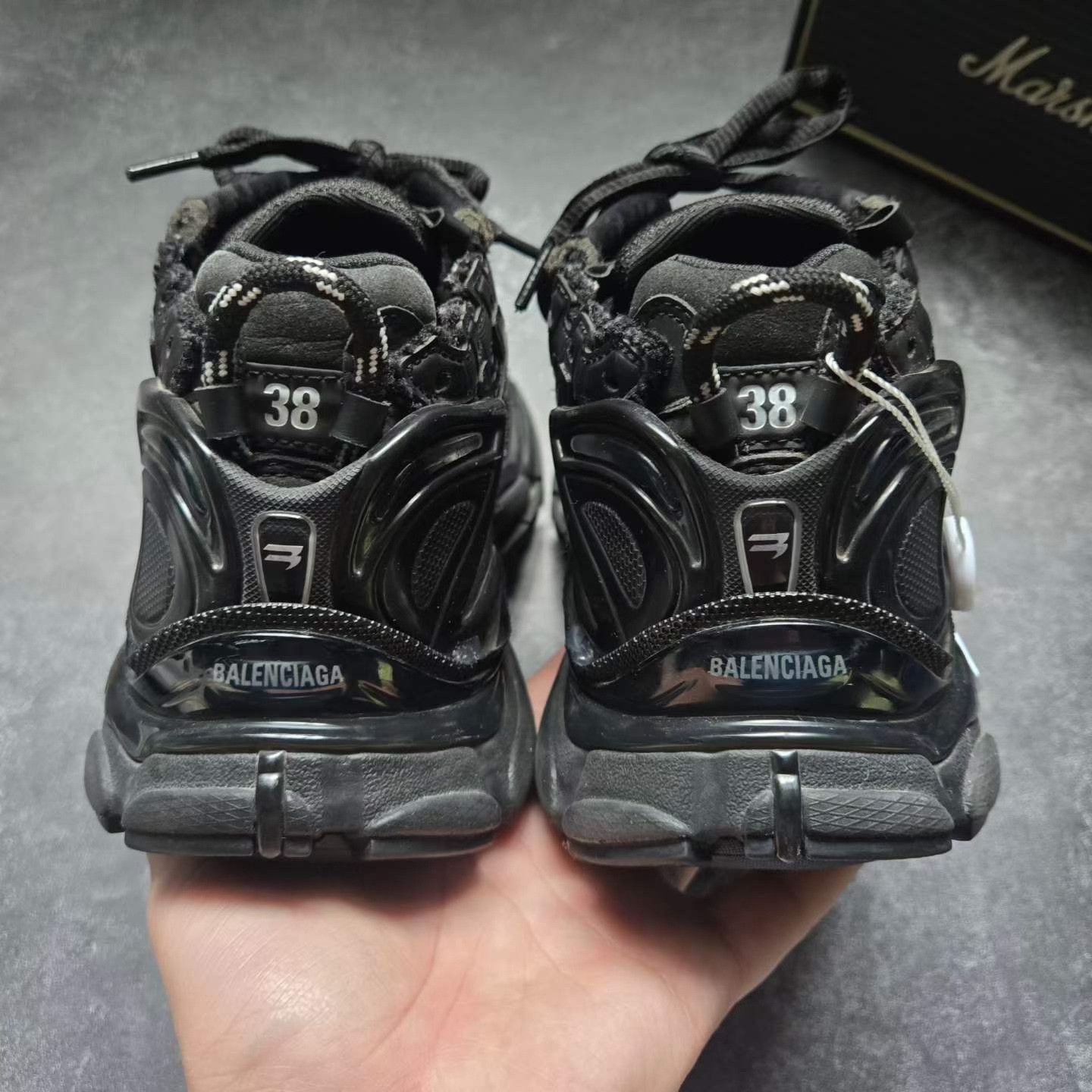Balenciaga Balenciaga Running Gold Lowtop Sneakers 38 Women Size US 7.5 / IT 37.5 - 3 Thumbnail