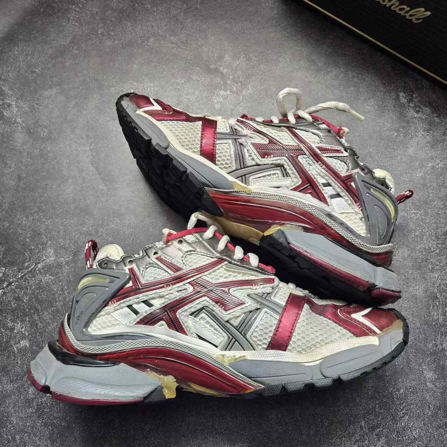 Balenciaga Balenciaga Running Red Lowtop Sneakers 41 Men Size US 8.5 / EU 41-42 - 9 Thumbnail