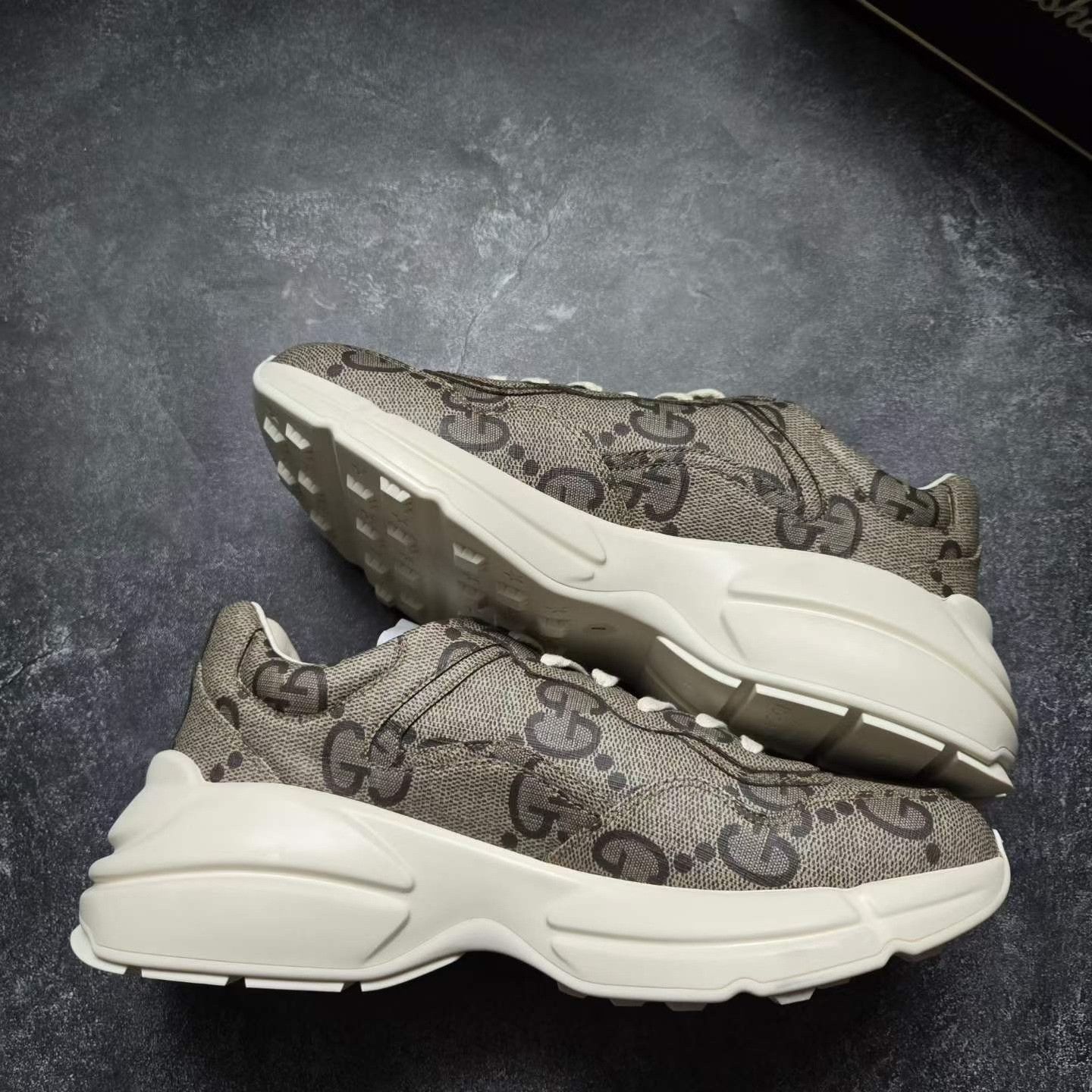 Balenciaga Balenciaga Animal Print Gold Lowtop Sneakers 8 Men Size US 8 / EU 41 - 9 Thumbnail