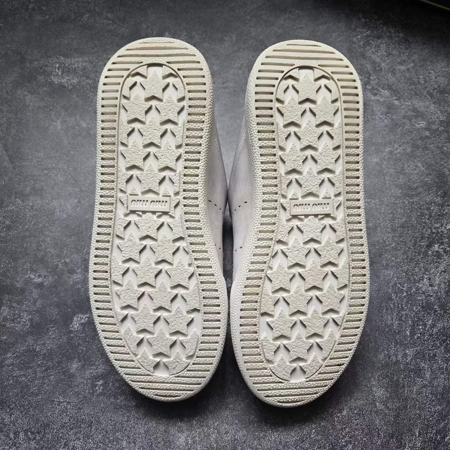Balenciaga Balenciaga Distressed White Sandals 36 Women Size US 6 / IT 36 - 7 Thumbnail