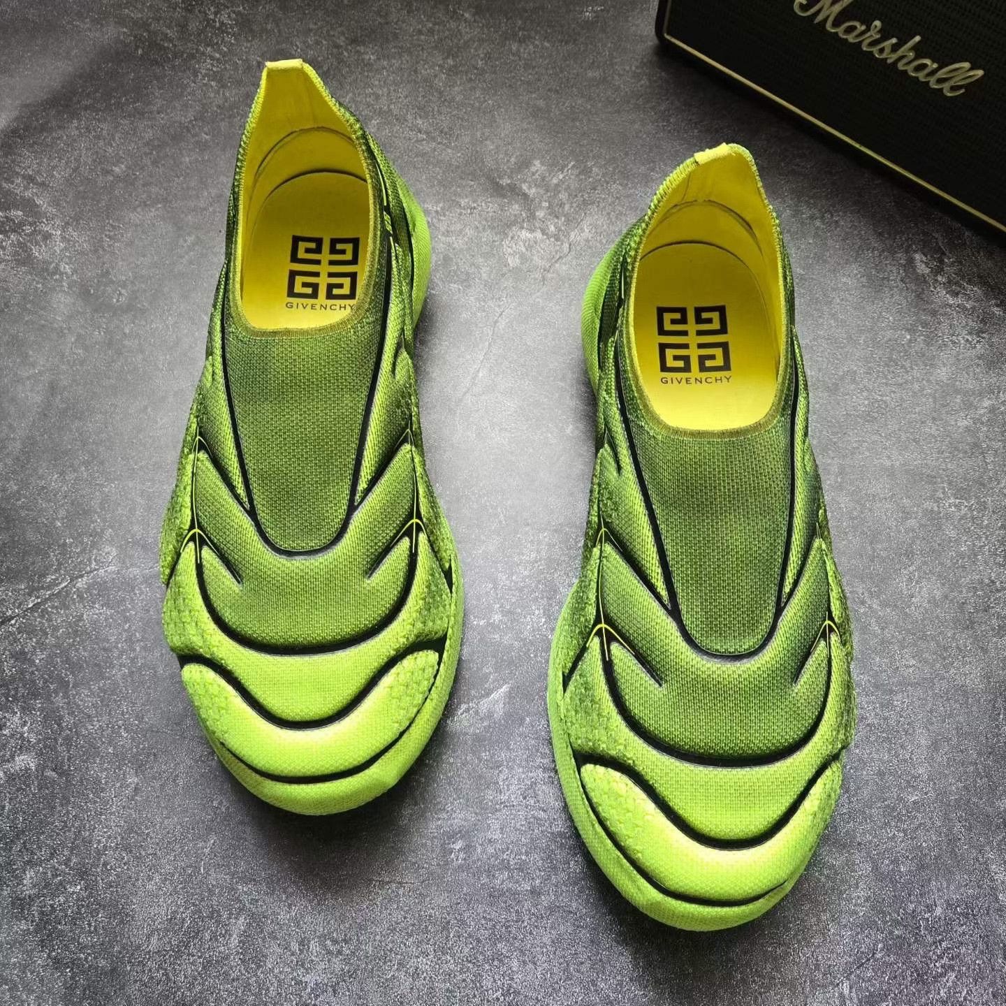 Balenciaga Balenciaga Gold Lowtop Sneakers 41 Men Size US 8.5 / EU 41-42 - 2 Thumbnail