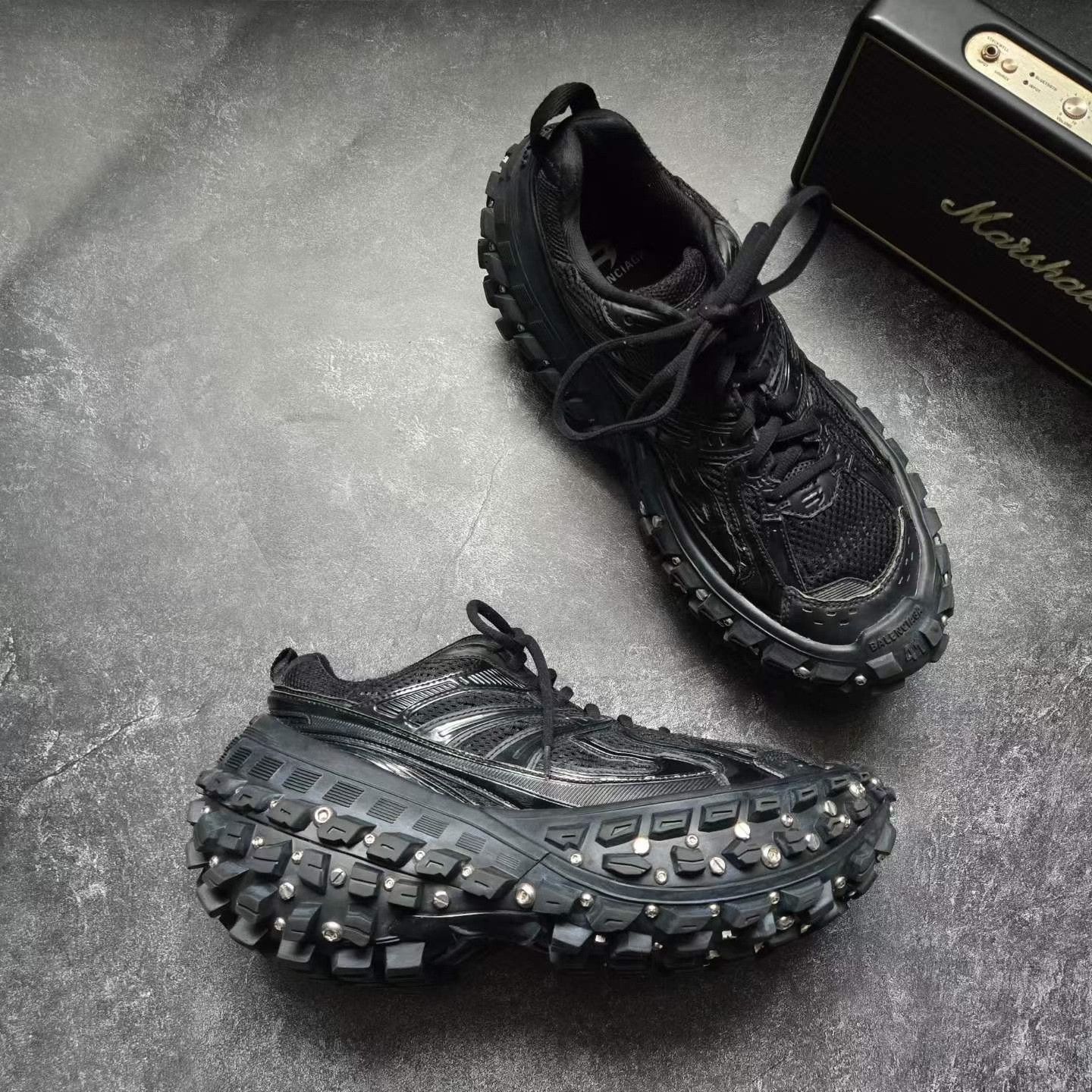 Balenciaga Balenciaga Gold Lowtop Sneakers 41 Men Size US 8.5 / EU 41-42 - 6 Thumbnail