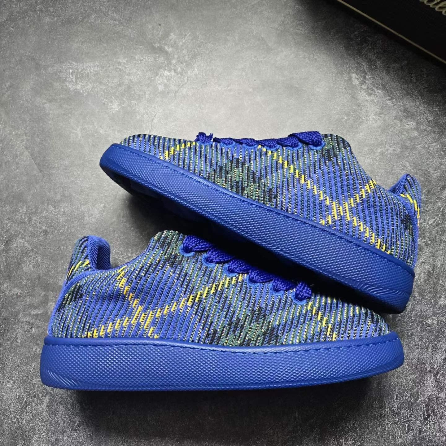 Balenciaga Balenciaga Casual Plaid Gold Lowtop Sneakers 41 Men Size US 8.5 / EU 41-42 - 8 Thumbnail