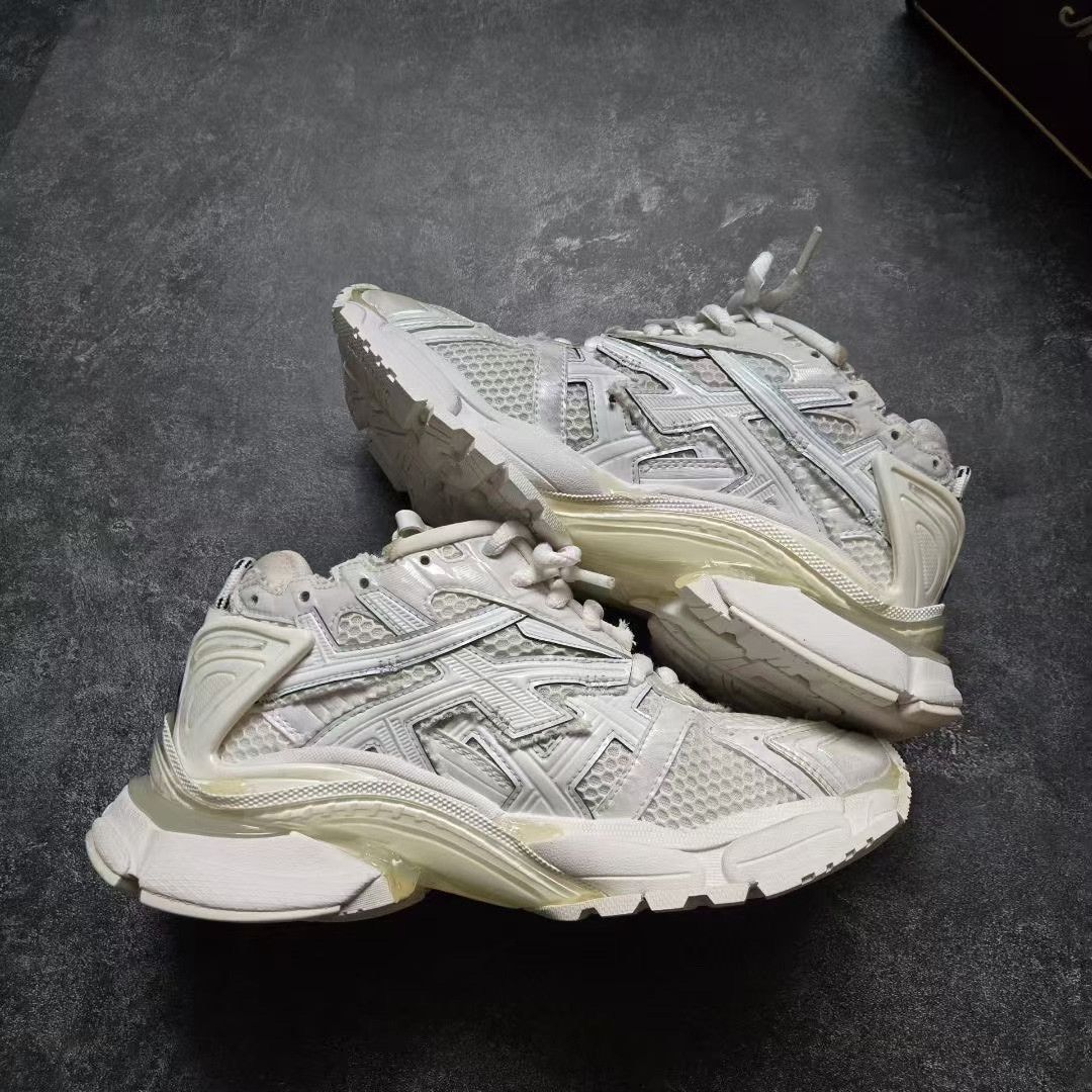 Balenciaga Balenciaga Running White Lowtop Sneakers 38 Women Size US 7.5 / IT 37.5 - 2 Thumbnail