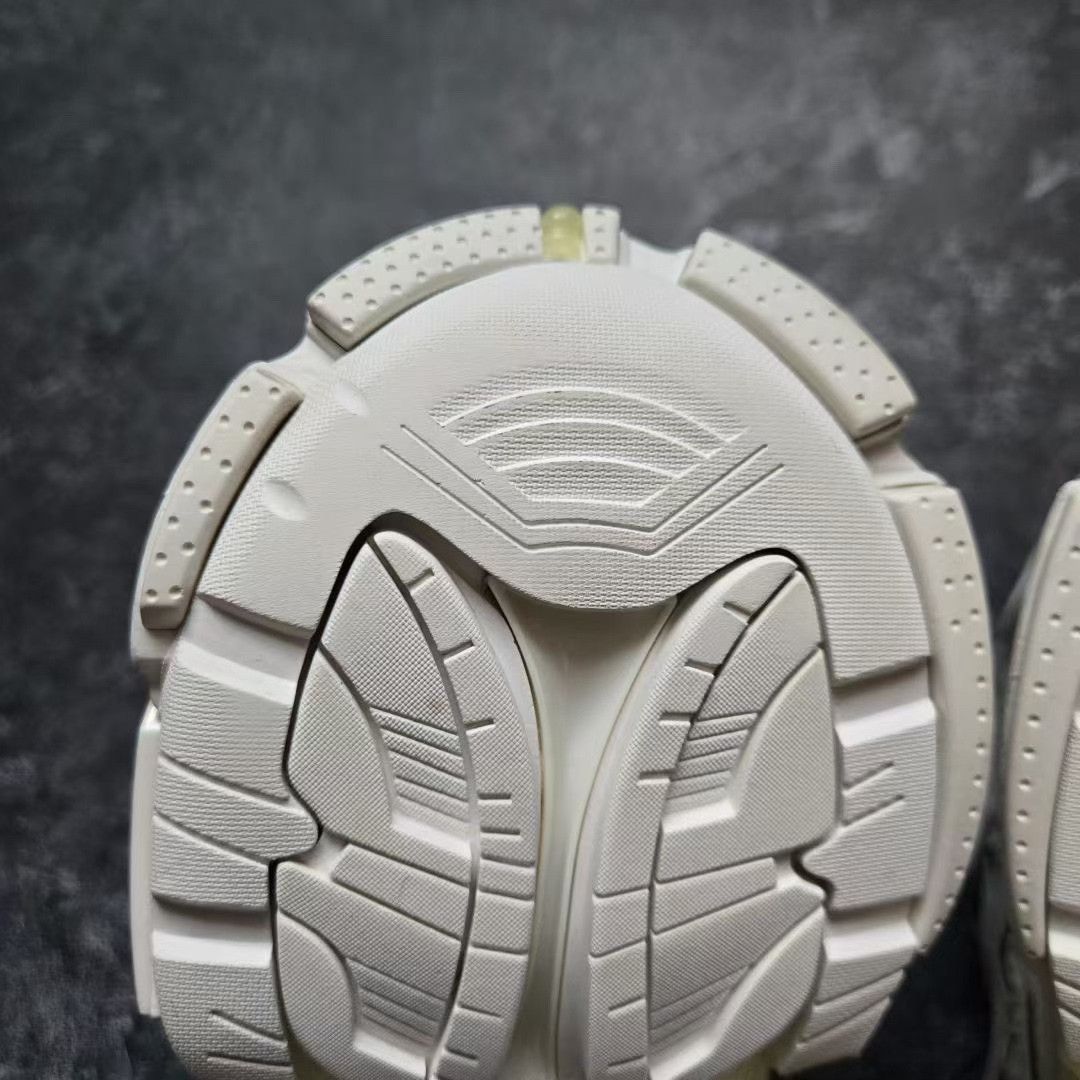 Balenciaga Balenciaga Running White Lowtop Sneakers 38 Women Size US 7.5 / IT 37.5 - 8 Thumbnail