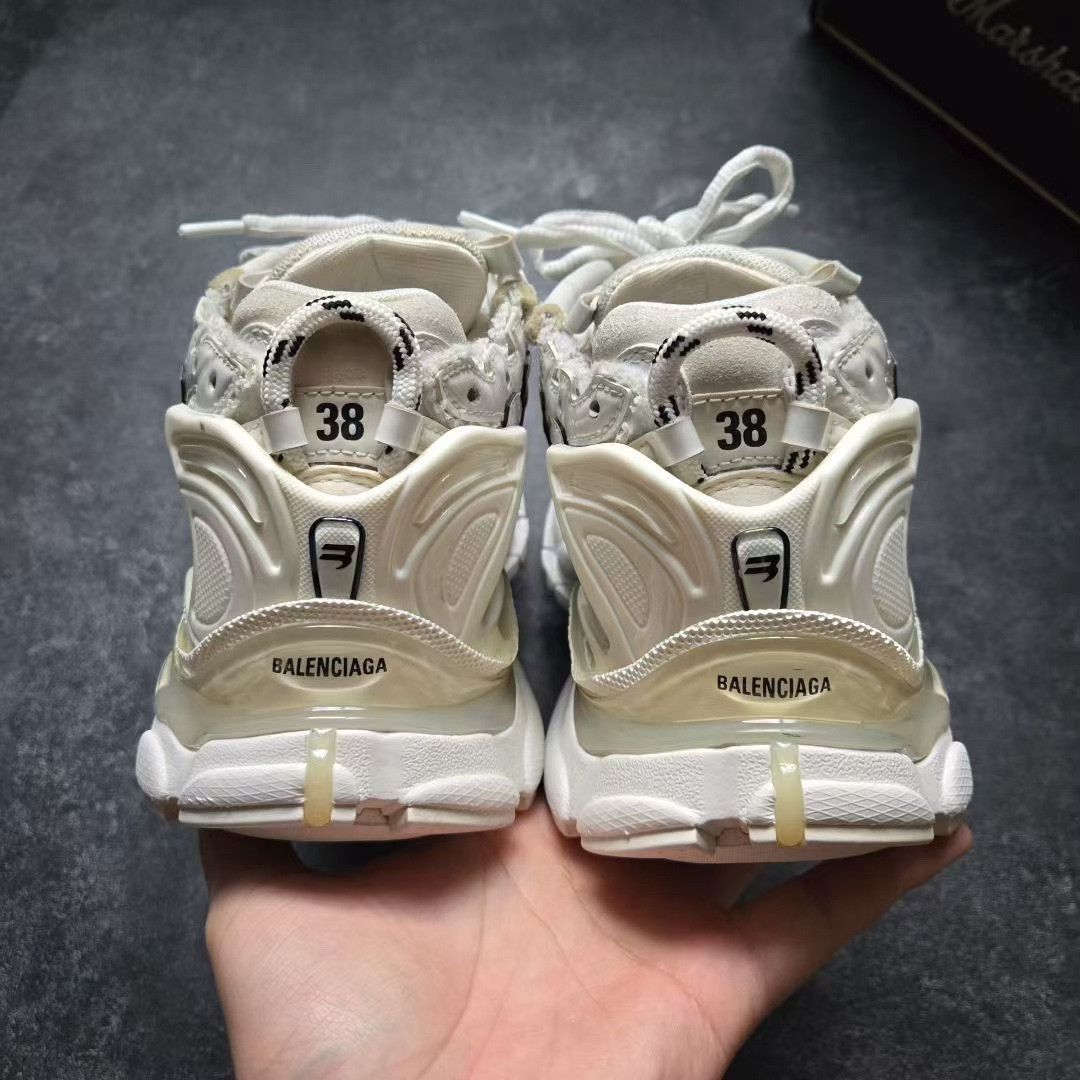 Balenciaga Balenciaga Running White Lowtop Sneakers 38 Women Size US 7.5 / IT 37.5 - 6 Thumbnail