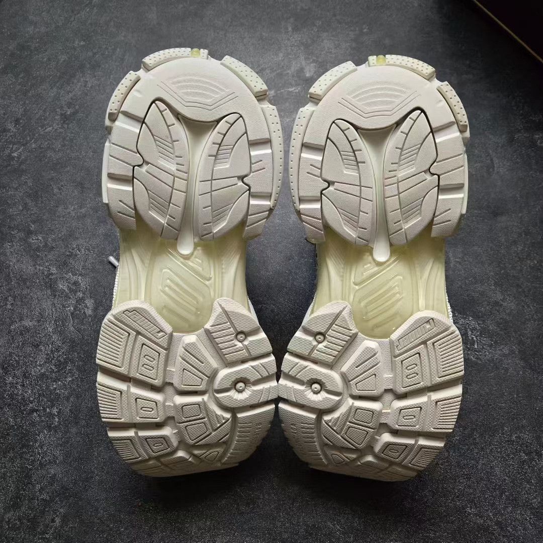 Balenciaga Balenciaga Running White Lowtop Sneakers 38 Women Size US 7.5 / IT 37.5 - 7 Thumbnail