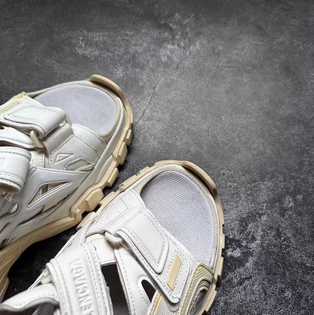 Balenciaga Balenciaga Gold Sandals 43 Men Size US 10 / EU 43 - 7 Thumbnail