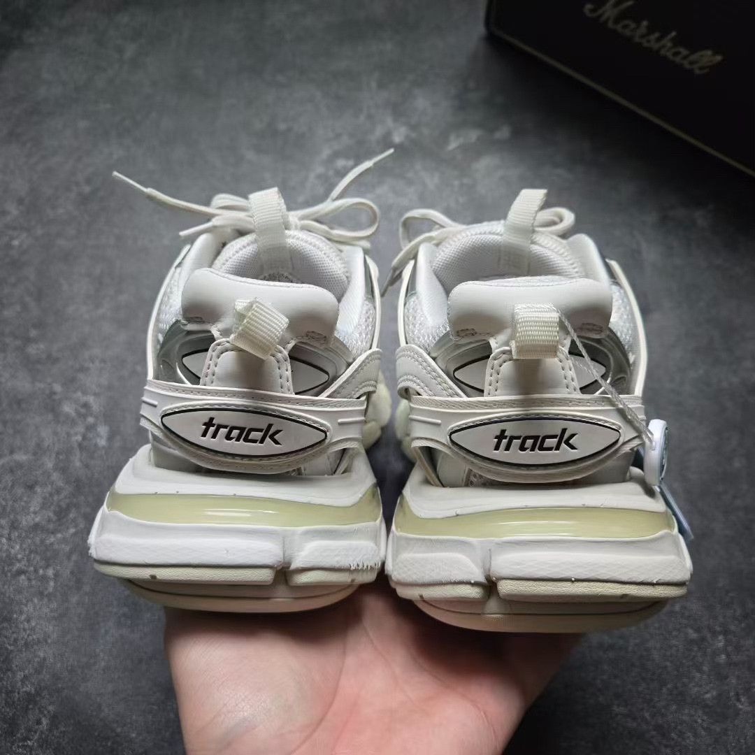 Balenciaga Balenciaga White Lowtop Sneakers 36 Women Size US 6 / IT 36 - 6 Thumbnail