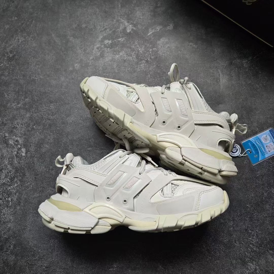 Balenciaga Balenciaga White Lowtop Sneakers 36 Women Size US 6 / IT 36 - 2 Thumbnail