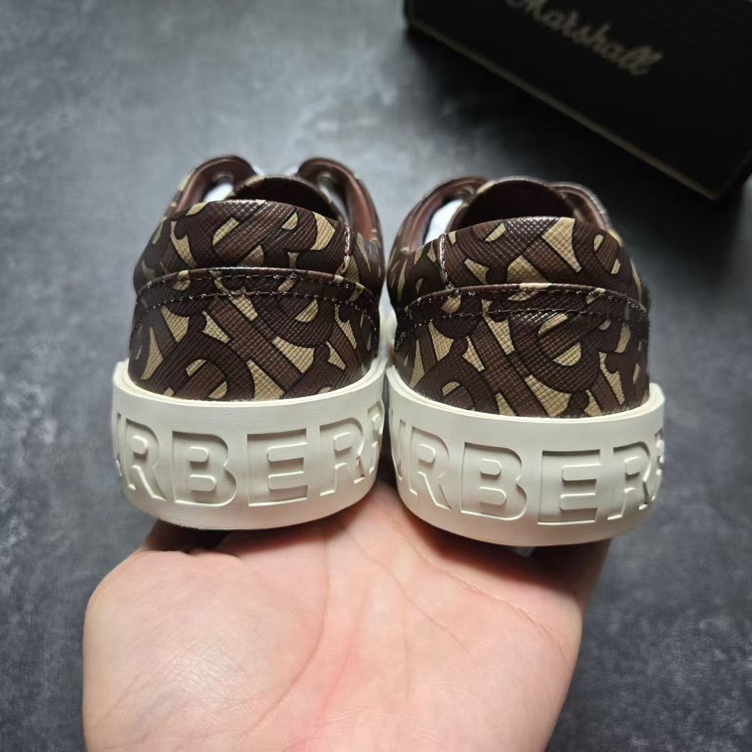 Balenciaga Balenciaga Retro Gold Lowtop Sneakers 38 Women Size US 7.5 / IT 37.5 - 6 Thumbnail
