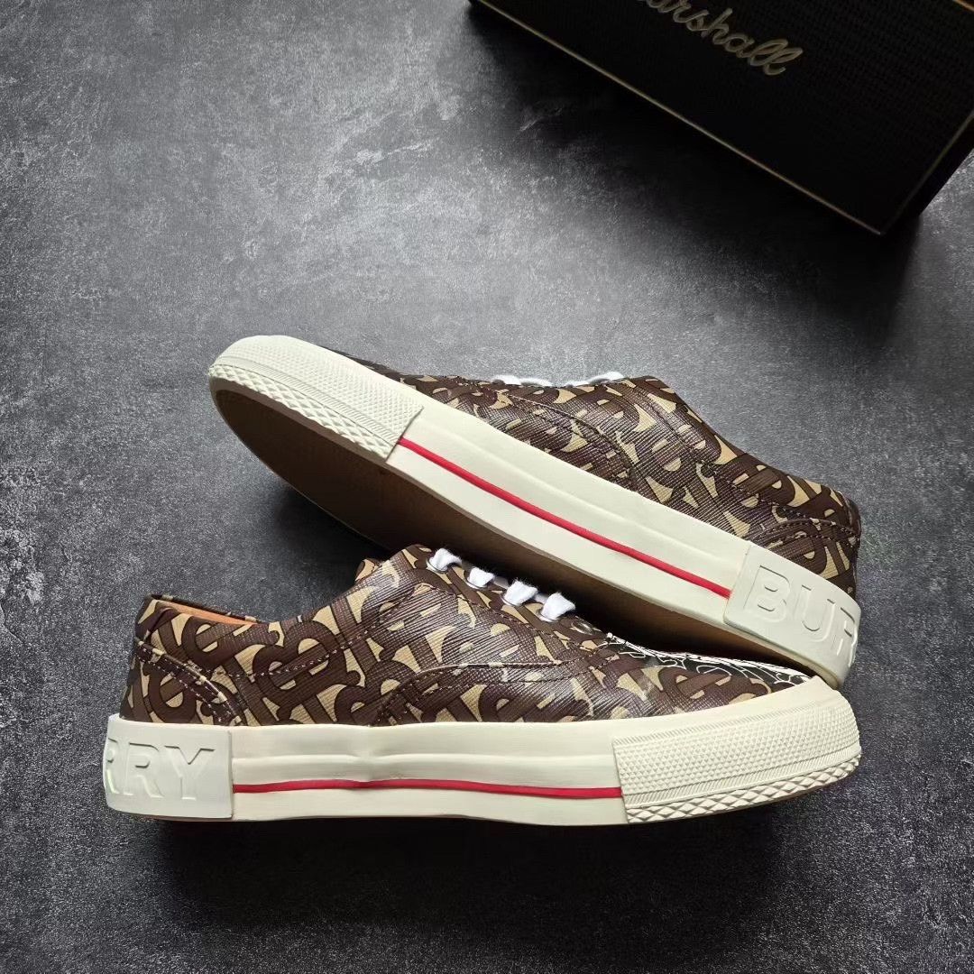 Balenciaga Balenciaga Retro Gold Lowtop Sneakers 38 Women Size US 7.5 / IT 37.5 - 2 Thumbnail