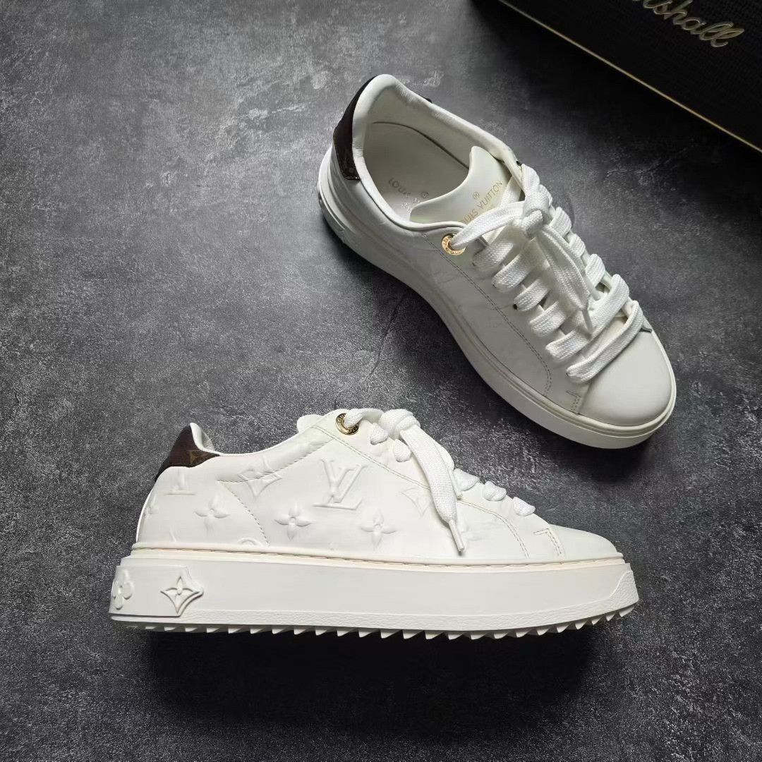 Louis Vuitton Louis Vuitton White Lowtop Sneakers 36 Women Size US 6 / IT 36 - 5 Thumbnail