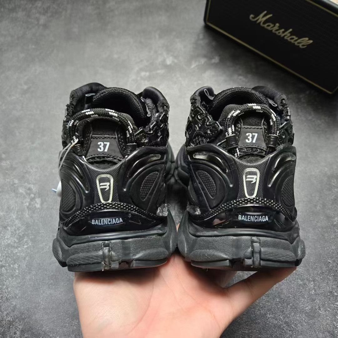 Balenciaga Balenciaga Running Gold Lowtop Sneakers 37 Women Size US 6.5 / IT 36.5 - 3 Thumbnail