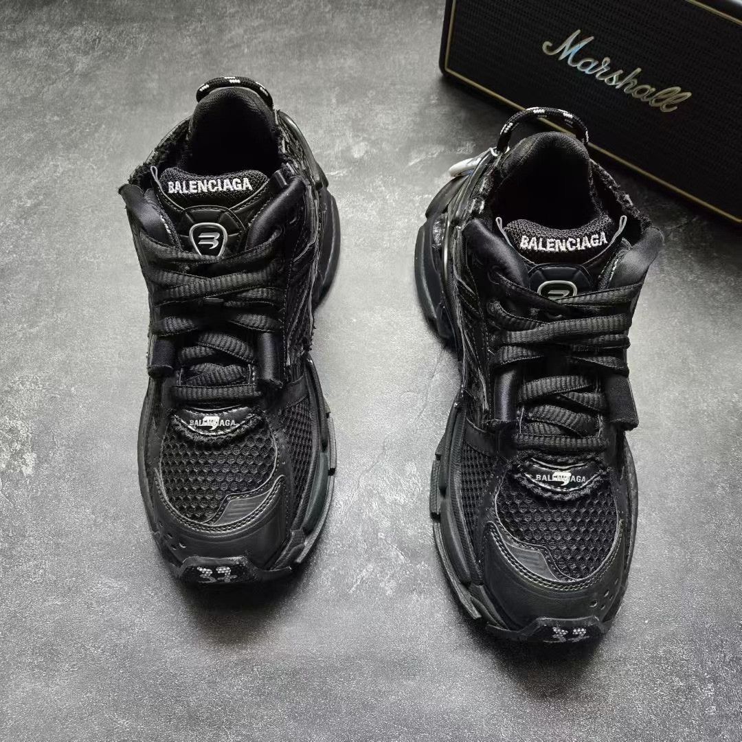 Balenciaga Balenciaga Running Gold Lowtop Sneakers 37 Women Size US 6.5 / IT 36.5 - 2 Thumbnail