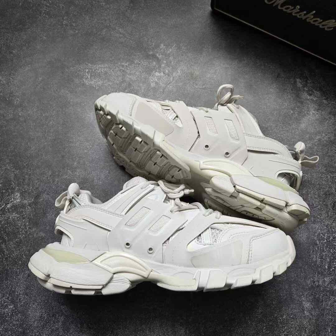 Balenciaga Balenciaga White Lowtop Sneakers 37 Women Size US 6.5 / IT 36.5 - 9 Thumbnail