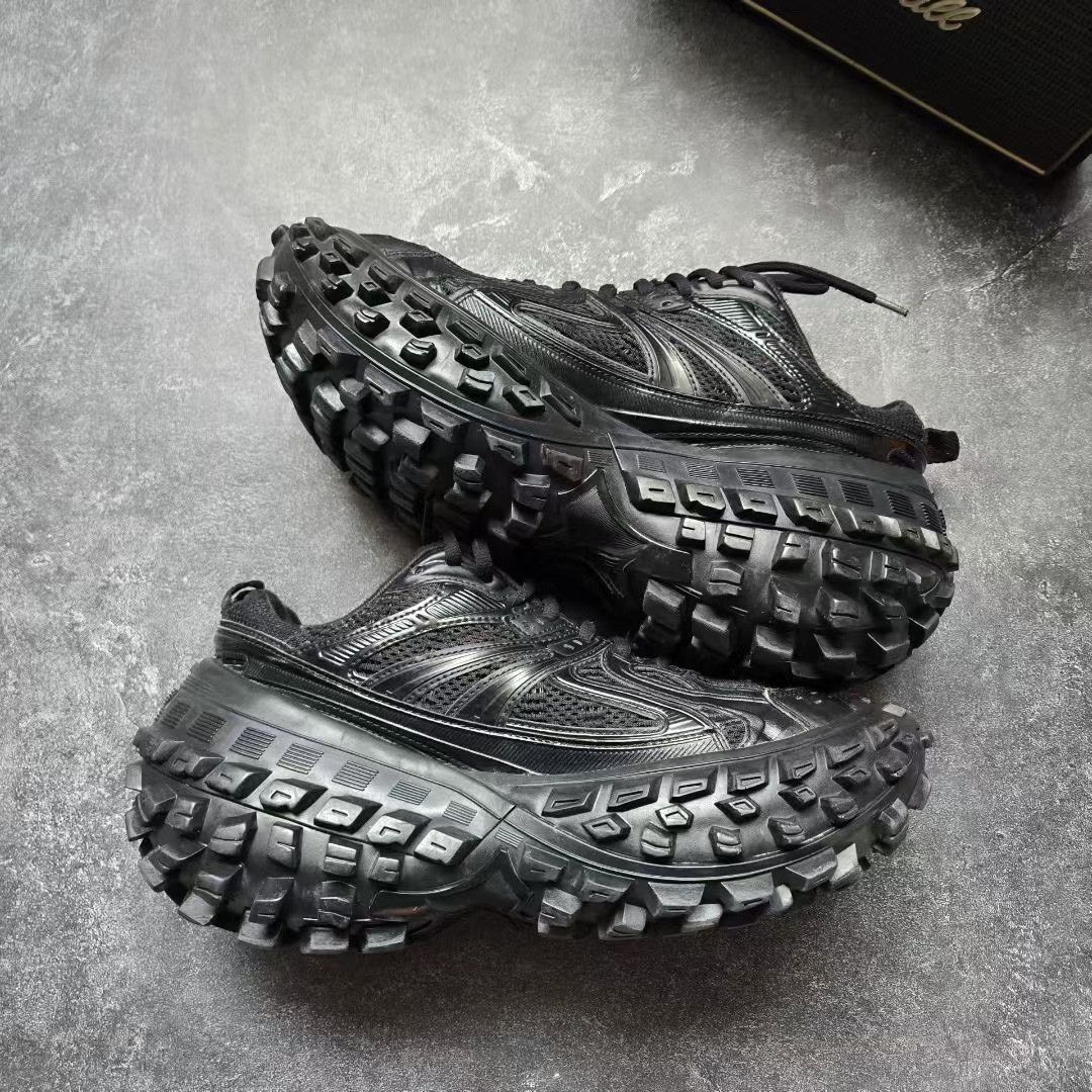 Balenciaga Balenciaga Black Lowtop Sneakers 41 Men Size US 8.5 / EU 41-42 - 2 Thumbnail