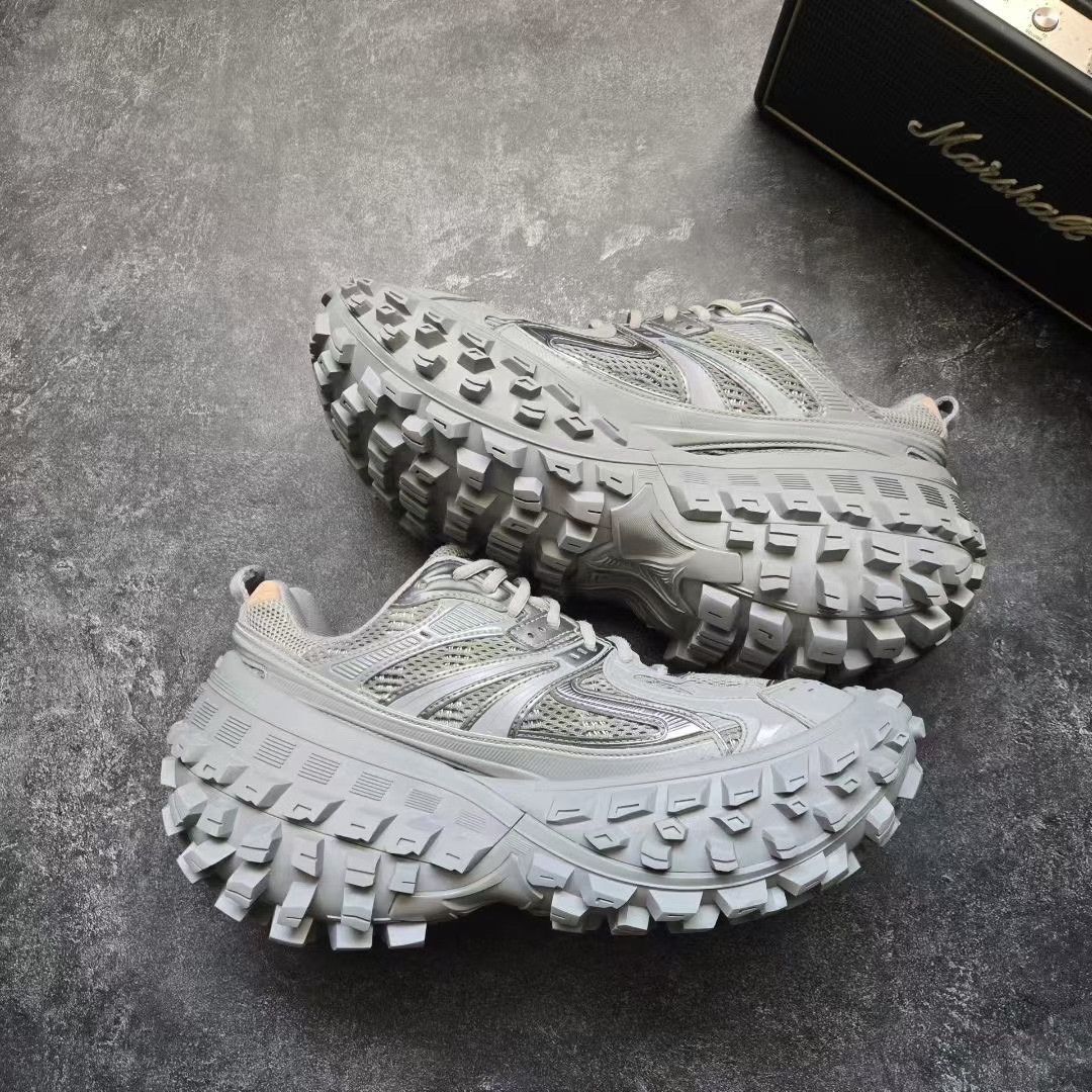 Balenciaga Balenciaga Gray Lowtop Sneakers 42 Men Size US 9 / EU 42 - 2 Thumbnail