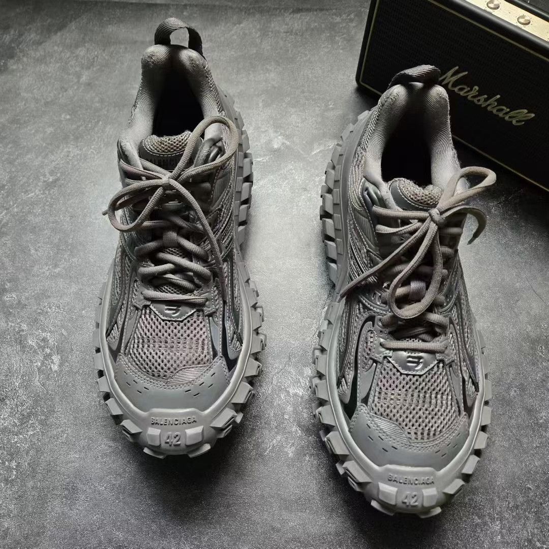 Balenciaga Balenciaga Gray Lowtop Sneakers 42 Men Size US 9 / EU 42 - 2 Thumbnail