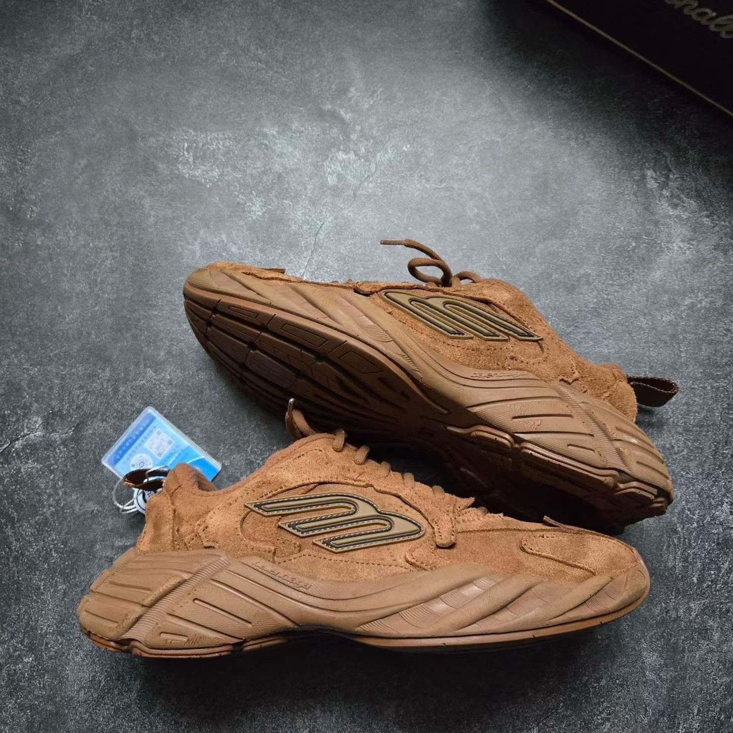 Balenciaga Balenciaga Suede Brown Lowtop Sneakers 37 Women Size US 6.5 / IT 36.5 - 8 Thumbnail