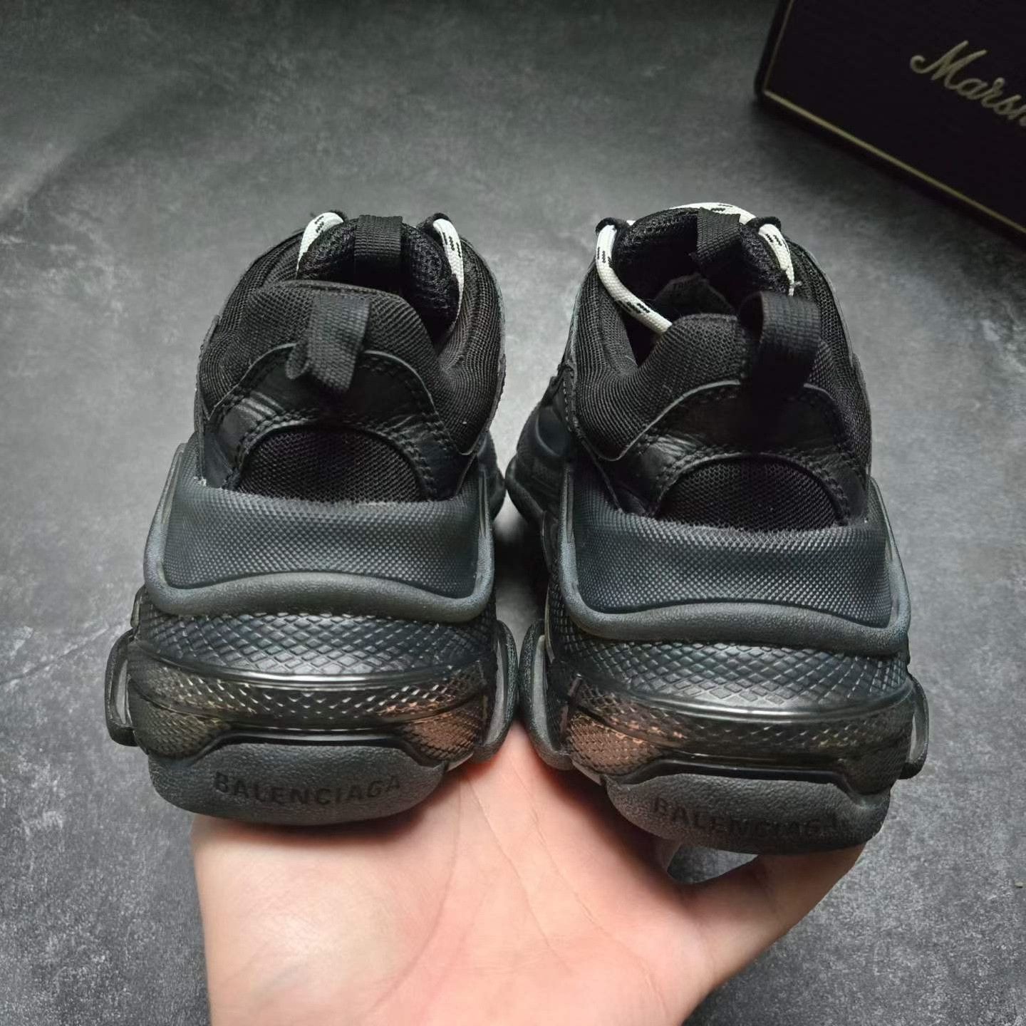 Balenciaga Balenciaga Gold Lowtop Sneakers S Women Size US 6 / IT 36 - 5 Thumbnail