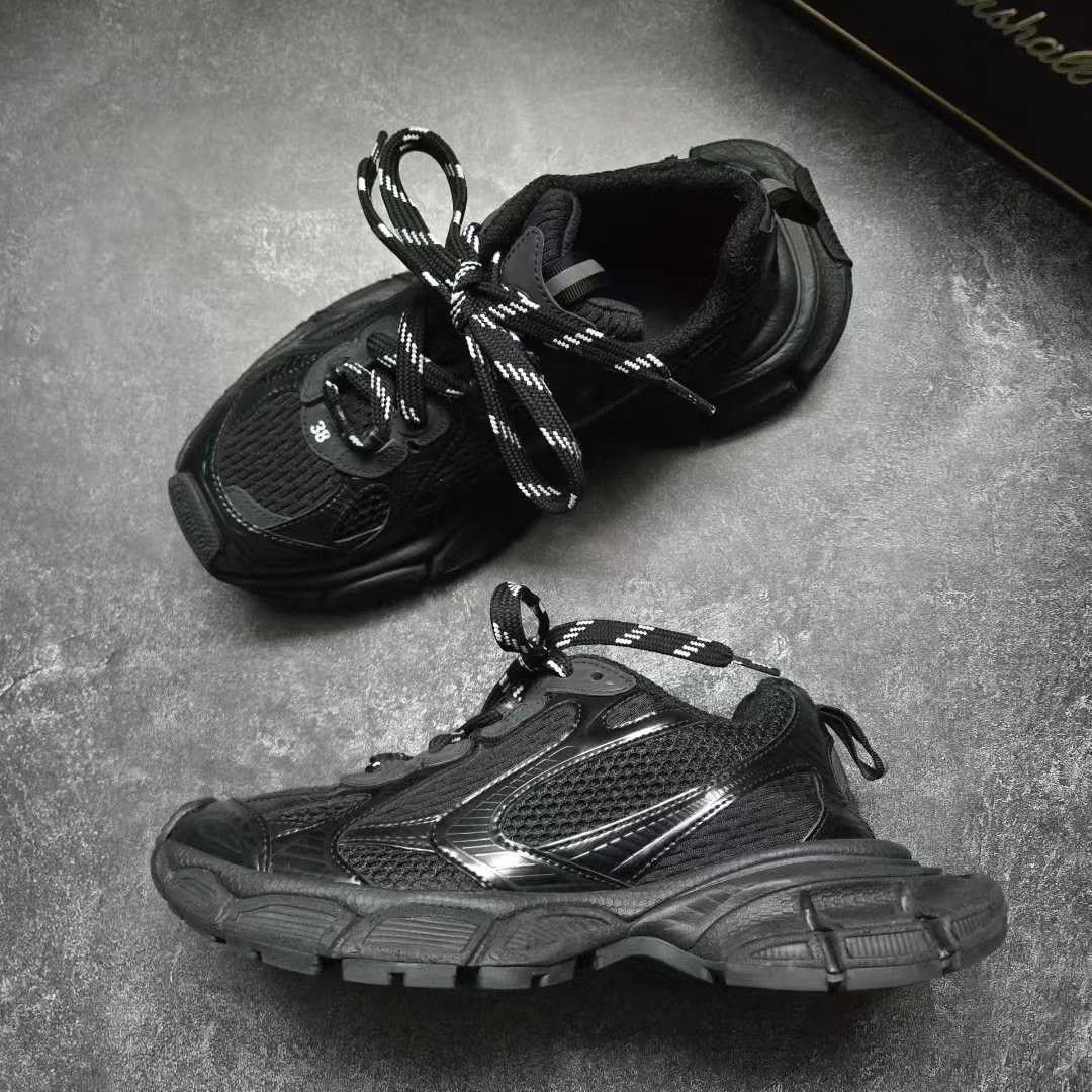 Balenciaga Balenciaga Patent Gold Lowtop Sneakers XXXL Women Size US 8 / IT 38 - 4 Thumbnail