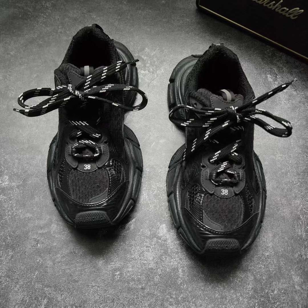 Balenciaga Balenciaga Patent Gold Lowtop Sneakers XXXL Women Size US 8 / IT 38 - 2 Thumbnail