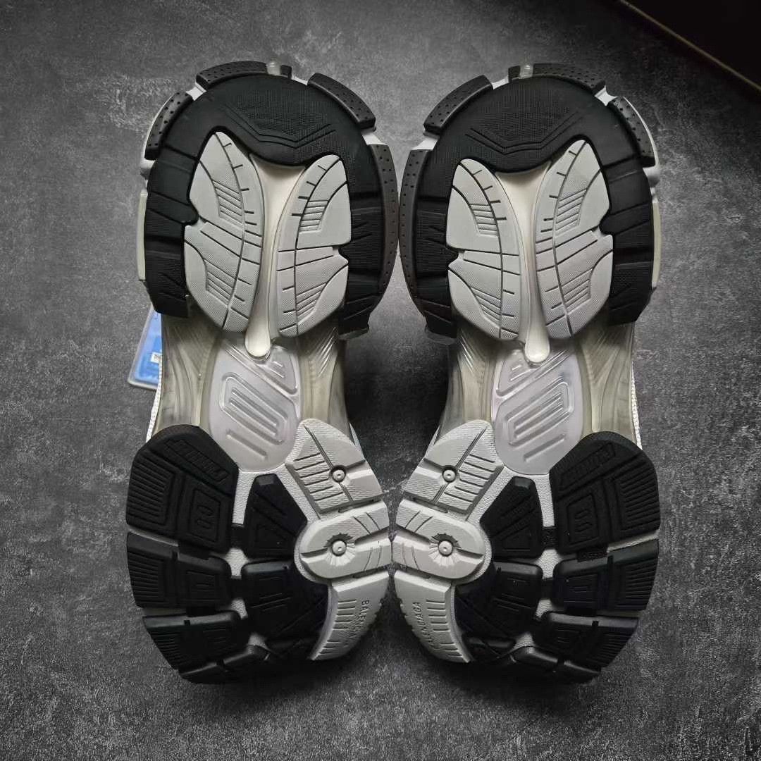 Balenciaga Balenciaga Running Multi Lowtop Sneakers 37 Women Size US 6.5 / IT 36.5 - 7 Thumbnail