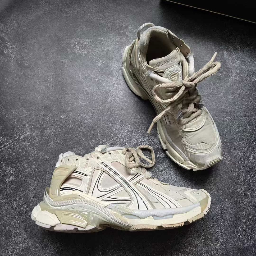 Balenciaga Balenciaga Running White Lowtop Sneakers 37 Women Size US 6.5 / IT 36.5 - 6 Thumbnail