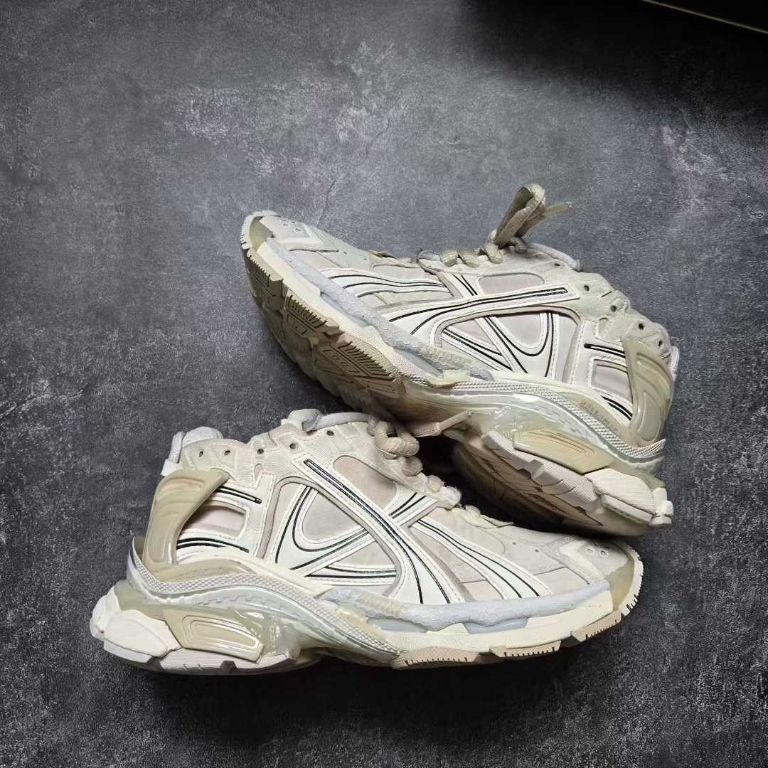 Balenciaga Balenciaga Running White Lowtop Sneakers 37 Women Size US 6.5 / IT 36.5 - 8 Thumbnail