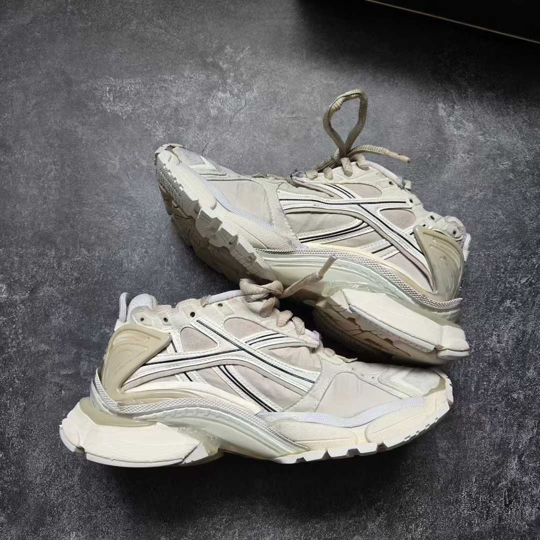 Balenciaga Balenciaga Running White Lowtop Sneakers 37 Women Size US 6.5 / IT 36.5 - 9 Thumbnail