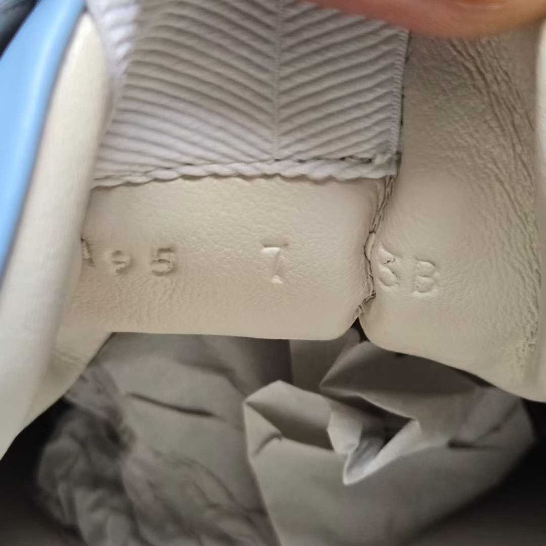 Balenciaga Balenciaga Gold Lowtop Sneakers 41 Men Size US 8.5 / EU 41-42 - 5 Thumbnail
