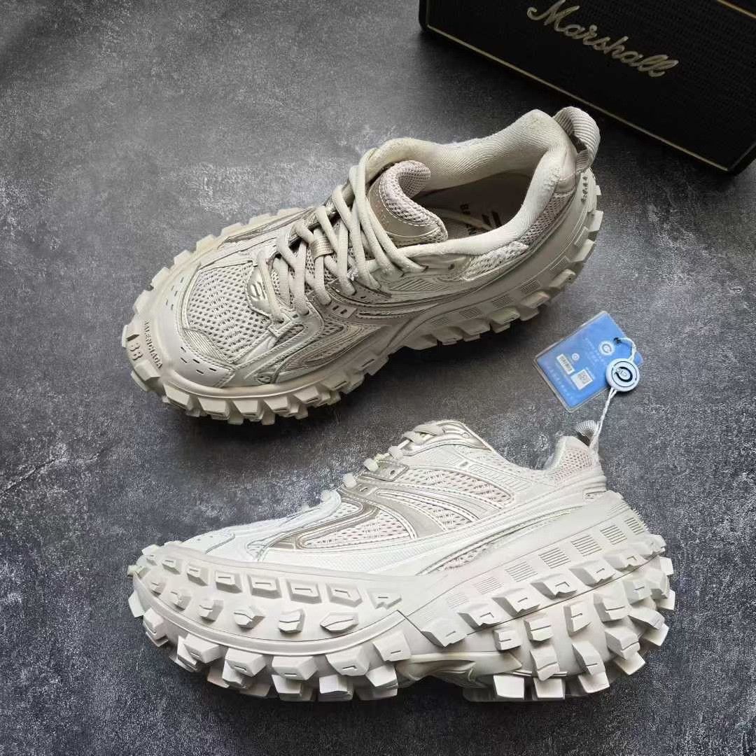 Balenciaga Balenciaga Brown Lowtop Sneakers 38 Women Size US 7.5 / IT 37.5 - 4 Thumbnail