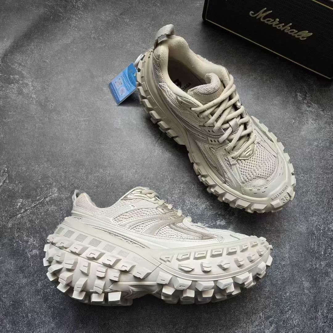 Balenciaga Balenciaga Brown Lowtop Sneakers 38 Women Size US 7.5 / IT 37.5 - 6 Thumbnail