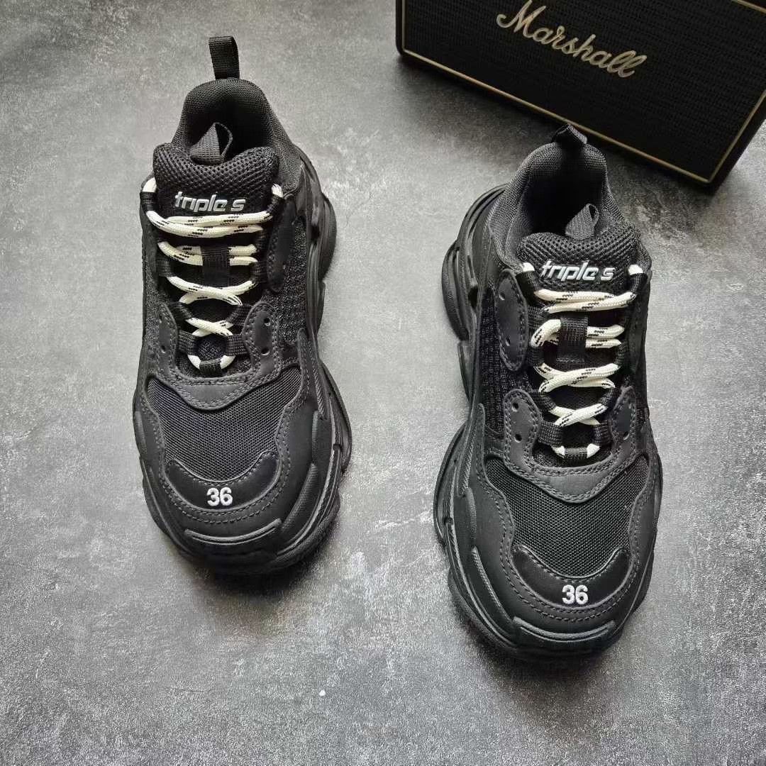 Balenciaga Balenciaga Gold Lowtop Sneakers S Women Size US 6 / IT 36 - 2 Thumbnail
