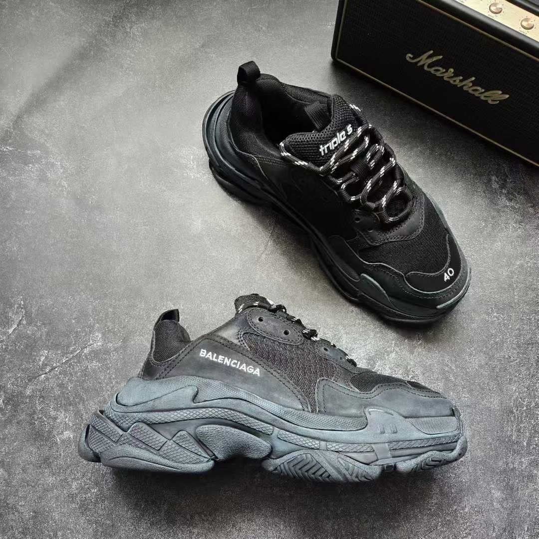Balenciaga Balenciaga Distressed Gold Lowtop Sneakers S Men Size US 10 / EU 43 - 6 Thumbnail