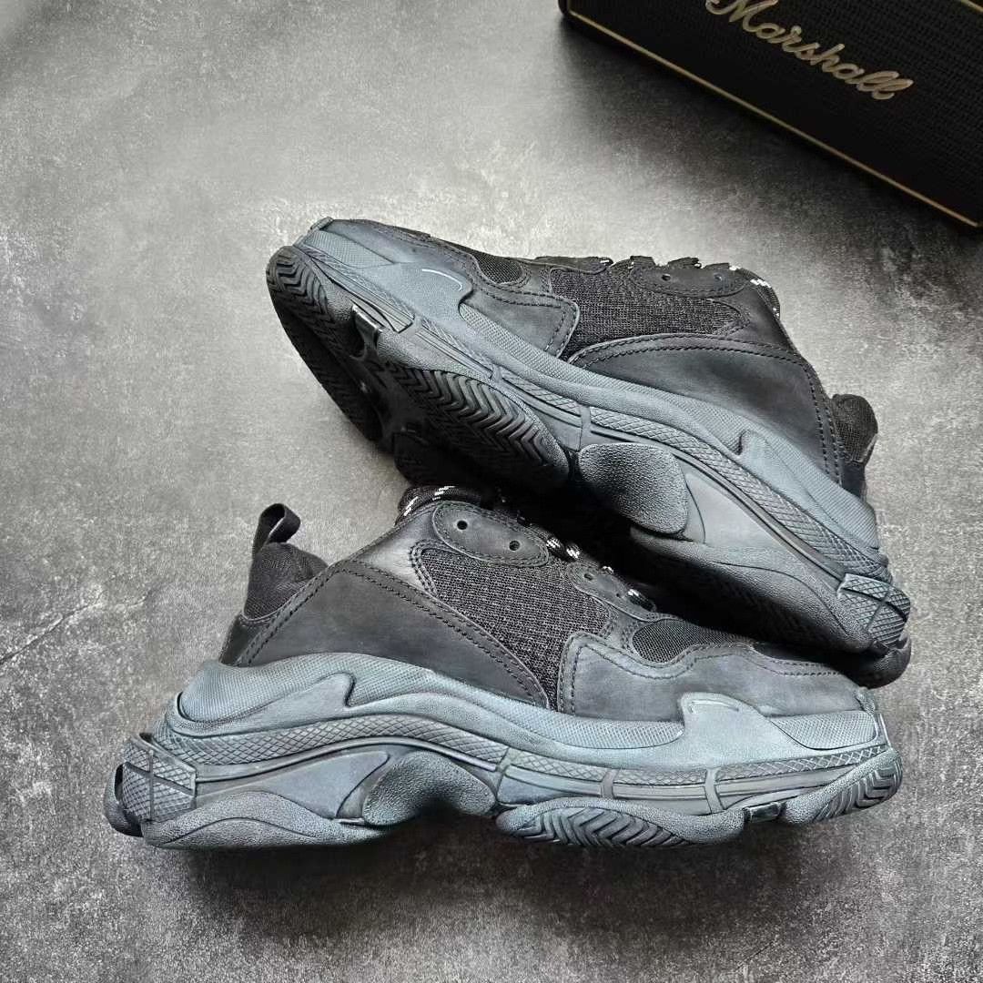 Balenciaga Balenciaga Distressed Gold Lowtop Sneakers S Men Size US 10 / EU 43 - 9 Thumbnail