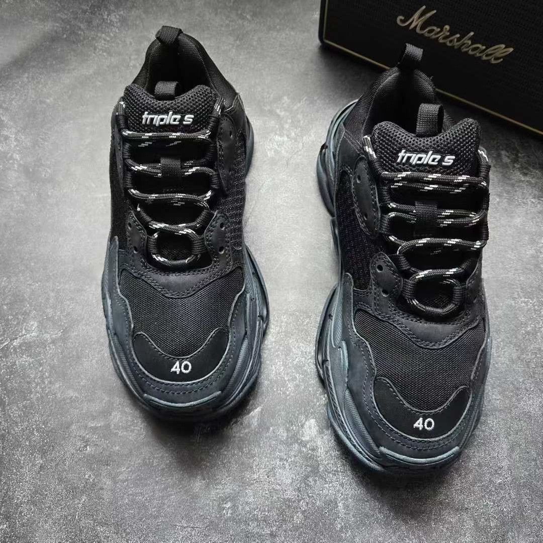 Balenciaga Balenciaga Distressed Gold Lowtop Sneakers S Men Size US 10 / EU 43 - 2 Thumbnail