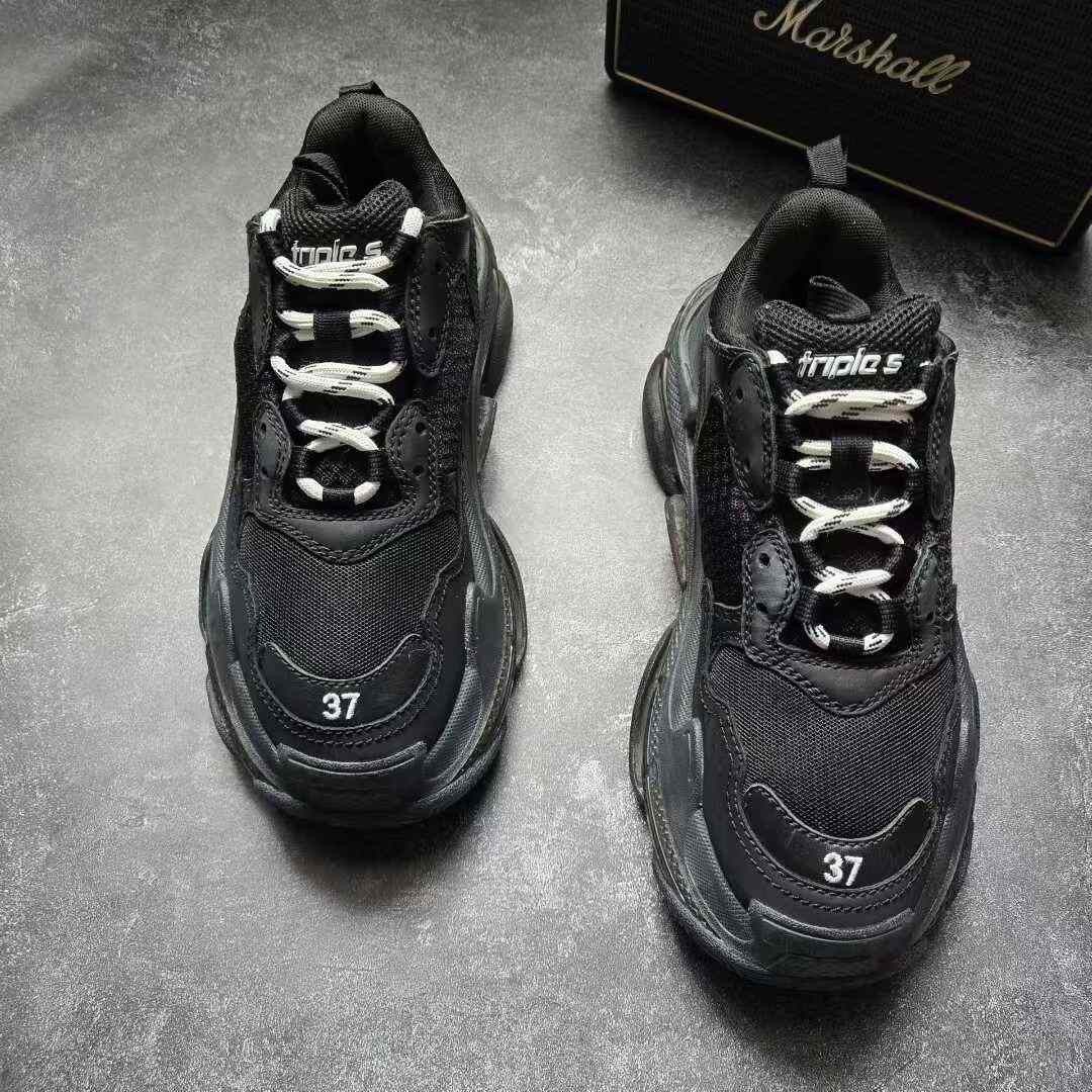 Balenciaga Balenciaga Gold Lowtop Sneakers S Women Size US 6 / IT 36 - 2 Thumbnail
