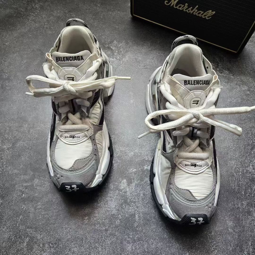 Balenciaga Balenciaga Running Black Lowtop Sneakers 37 Women Size US 6.5 / IT 36.5 - 2 Thumbnail
