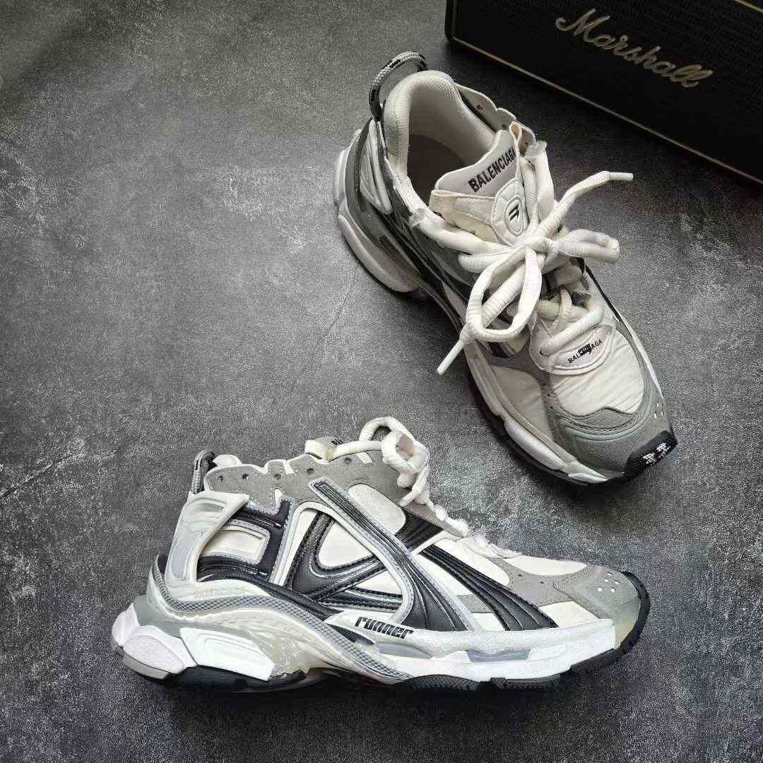 Balenciaga Balenciaga Running Black Lowtop Sneakers 37 Women Size US 6.5 / IT 36.5 - 6 Thumbnail