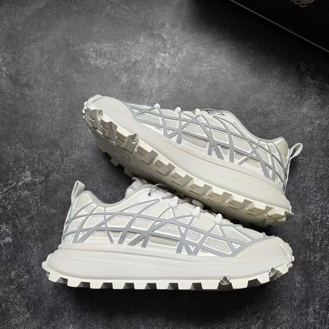 Balenciaga Balenciaga White Lowtop Sneakers 31 Women Size US 8 / IT 38 - 9 Thumbnail