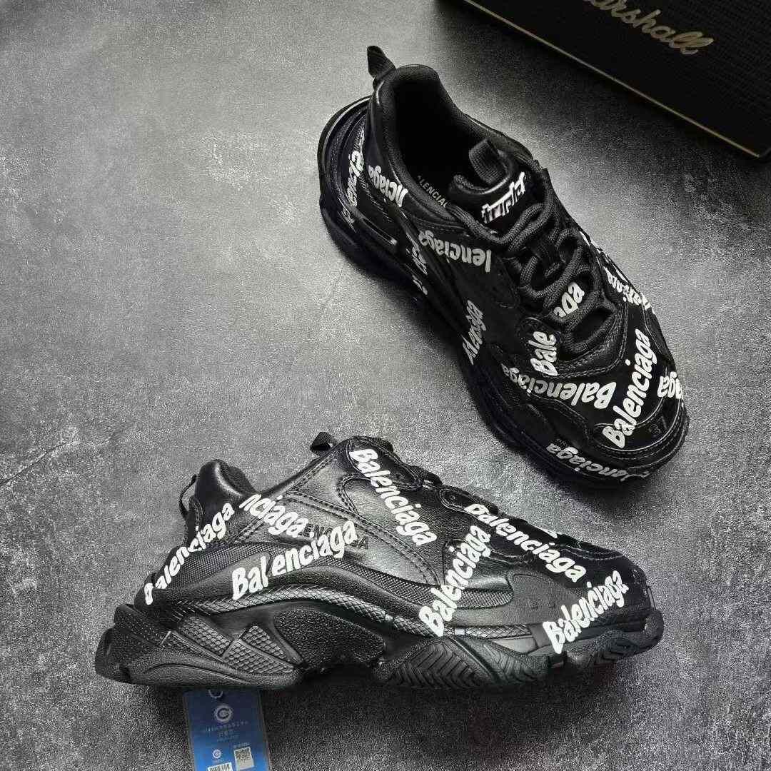 Balenciaga Balenciaga Graphic Gold Lowtop Sneakers S Women Size US 6 / IT 36 - 6 Thumbnail