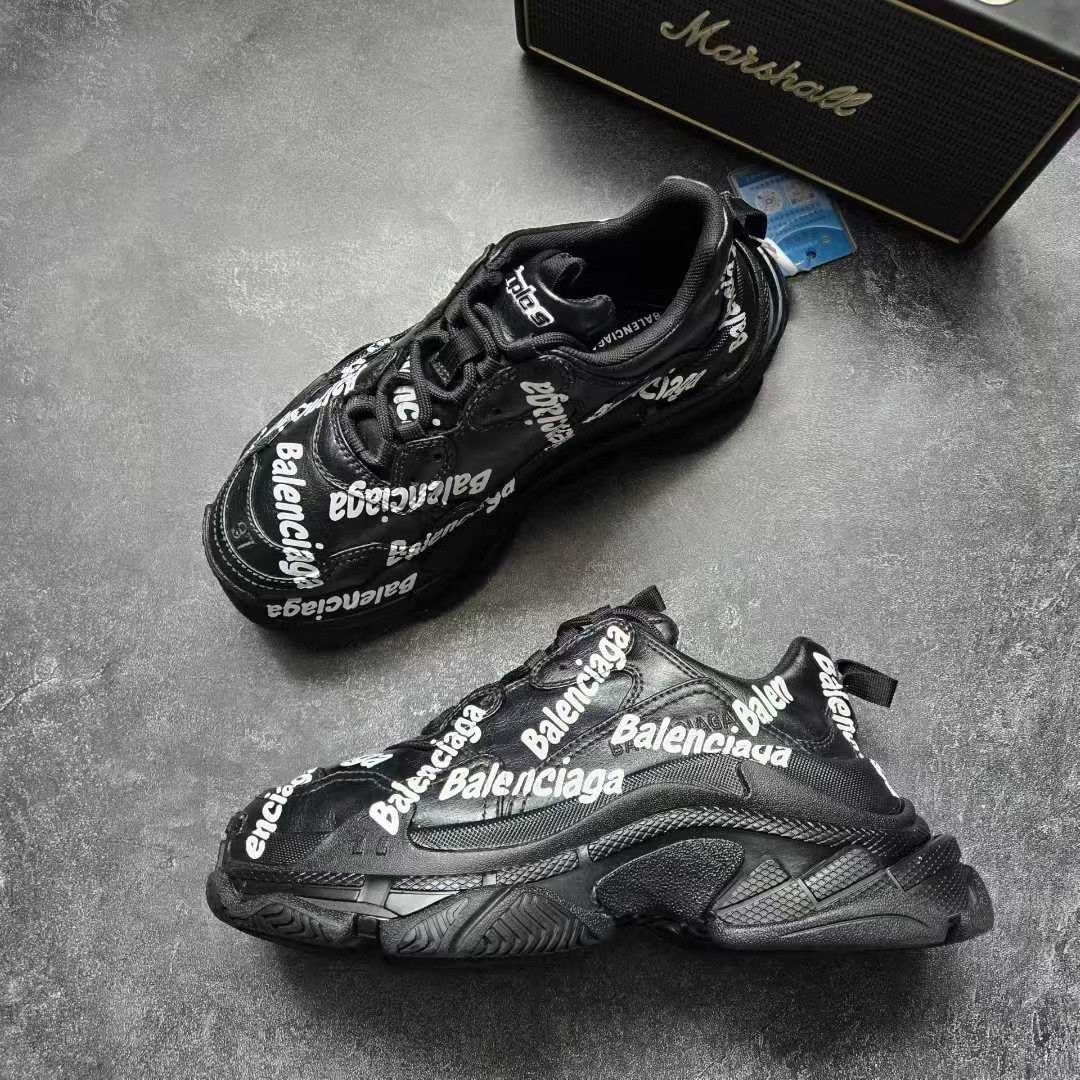 Balenciaga Balenciaga Graphic Gold Lowtop Sneakers S Women Size US 6 / IT 36 - 4 Thumbnail