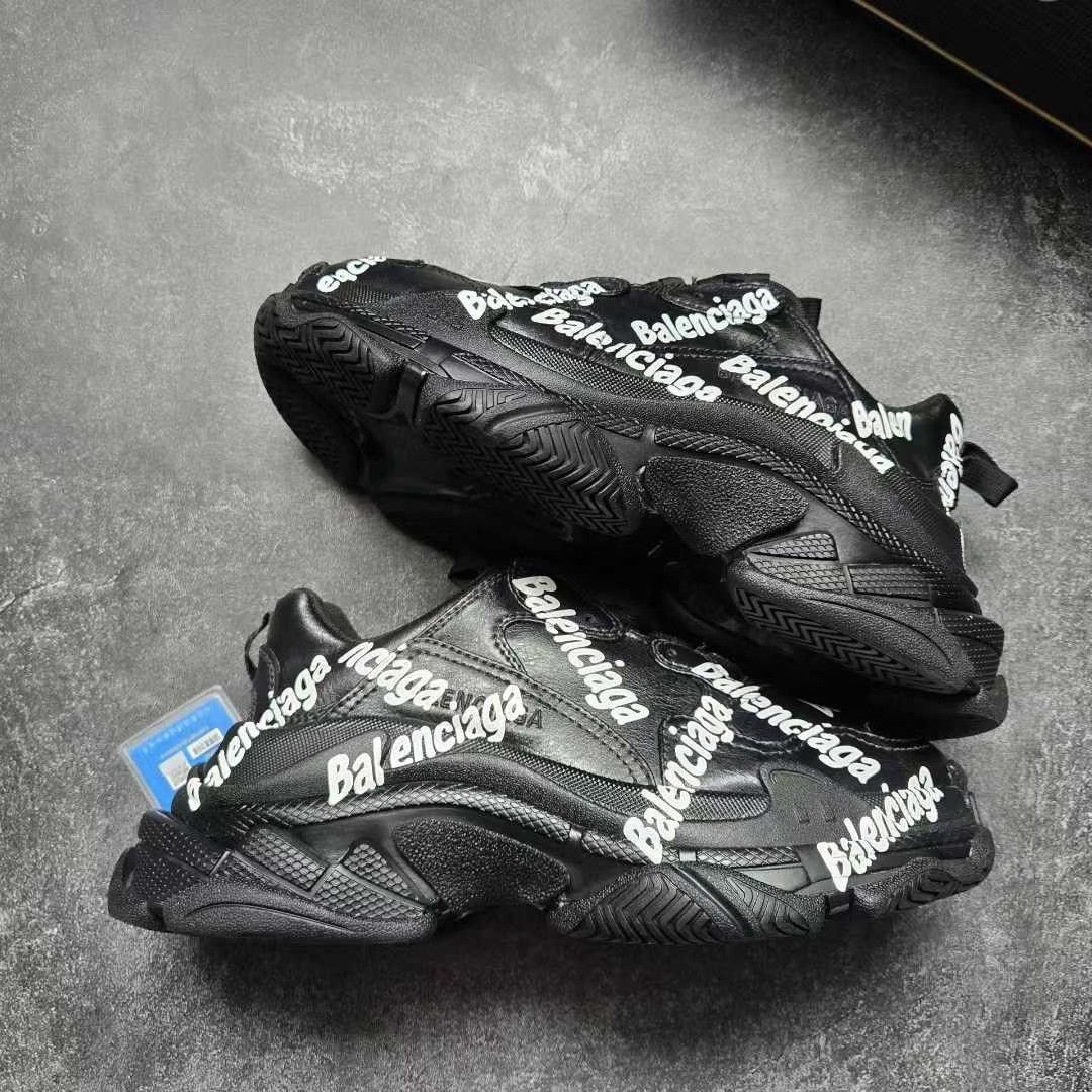 Balenciaga Balenciaga Graphic Gold Lowtop Sneakers S Women Size US 6 / IT 36 - 8 Thumbnail